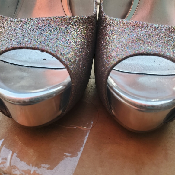 Guess alcott peep toe sandal heel size 8 silver sparkle - Picture 5 of 9